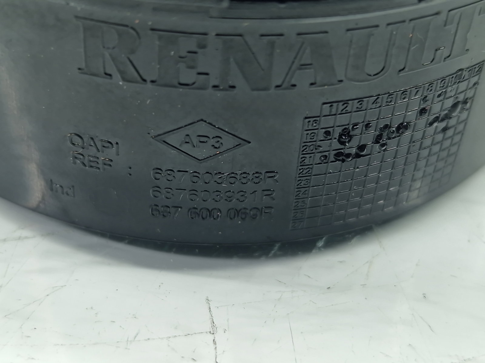 Grila aerisire centrala Dacia Duster 2 [Fabr 2017-2023] 687603688R - imagine 4