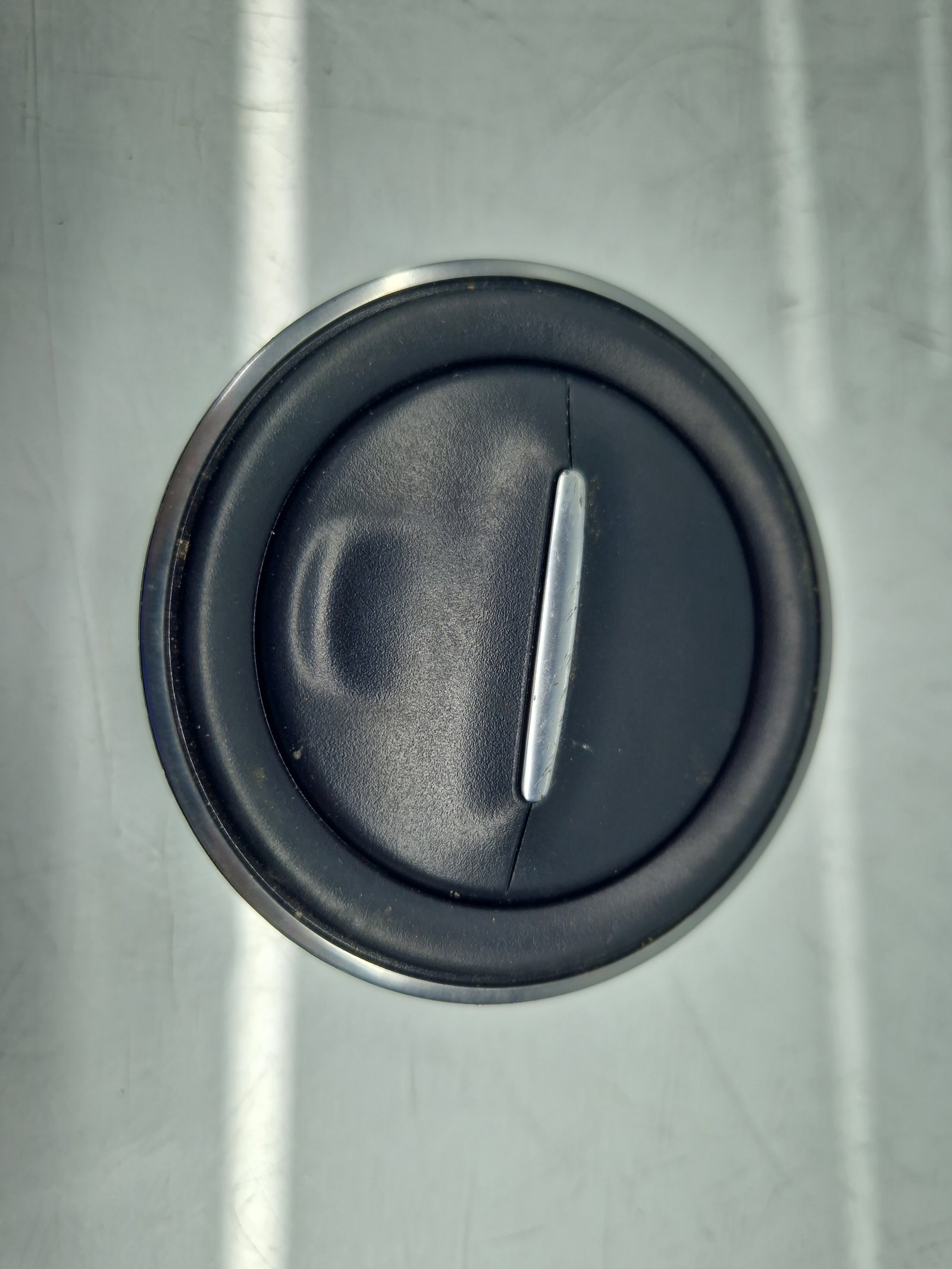 Grila aerisire dreapta Dacia Duster 2 [Fabr 2017-2023] 687603688R - imagine 1