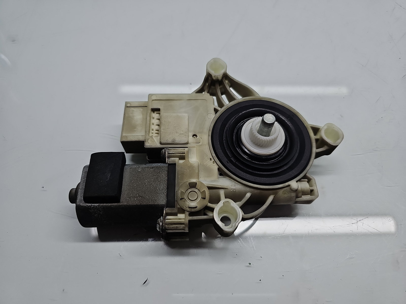 Motoras geam dreapta spate Bmw 3 Saloon (G20) [Fabr 2018-2025] Berlina Pachet M 8495868-02 - imagine 1