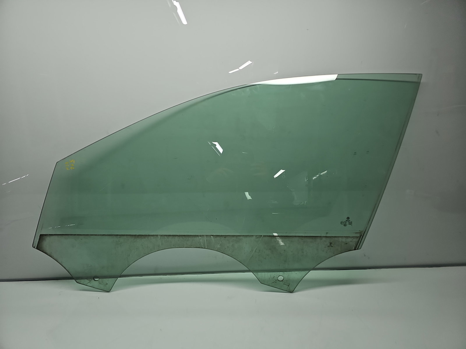 Geam usa stanga fata Volkswagen Passat B8 (3G2) [Fabr 2015-prezent] OEM - imagine 1