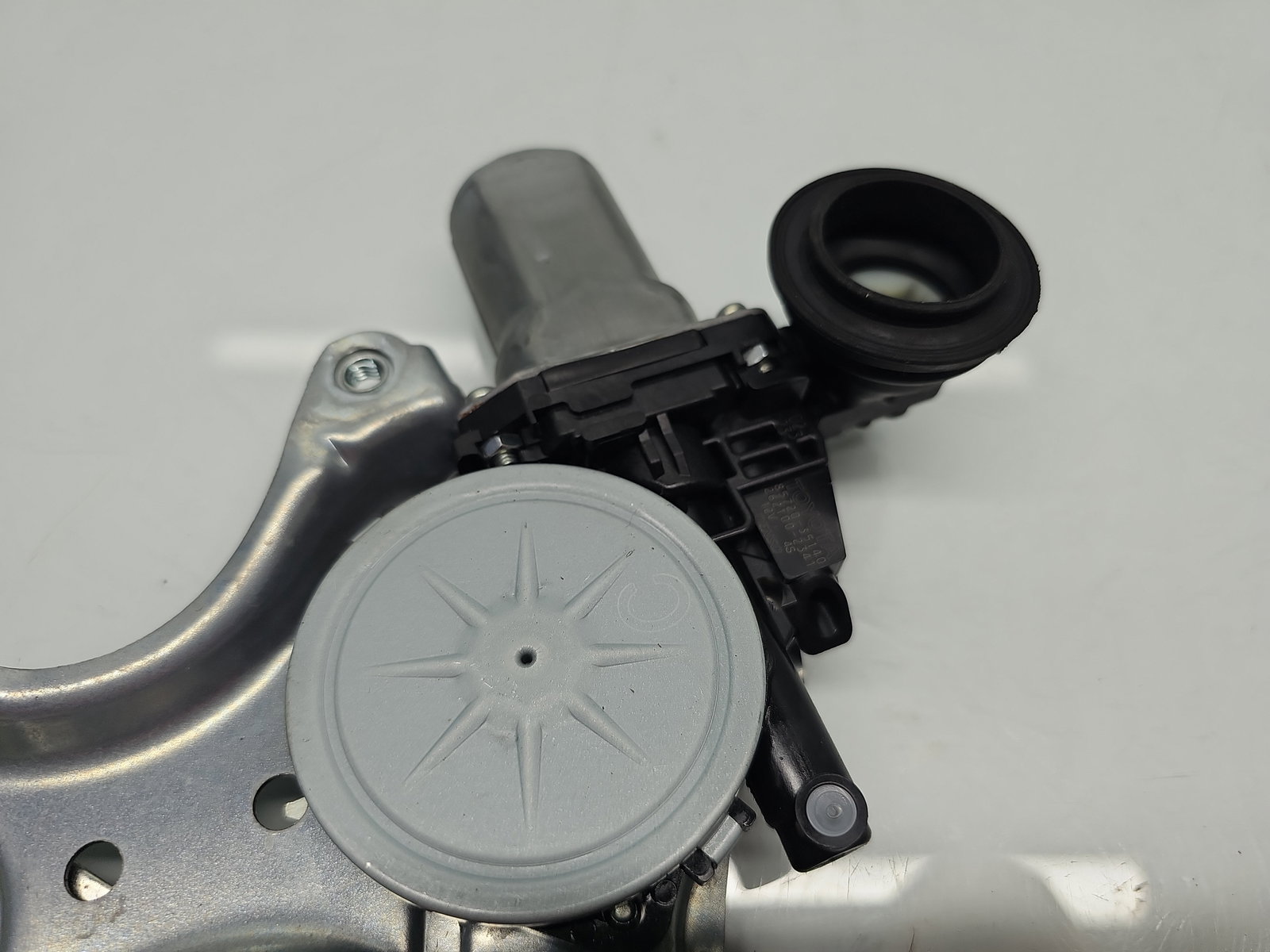 Macara electrica geam dreapta spate Toyota Rav 4 IV (ZSA4, ALA4) [Fabr 2013-2018] SUV 85720-35140 - imagine 2