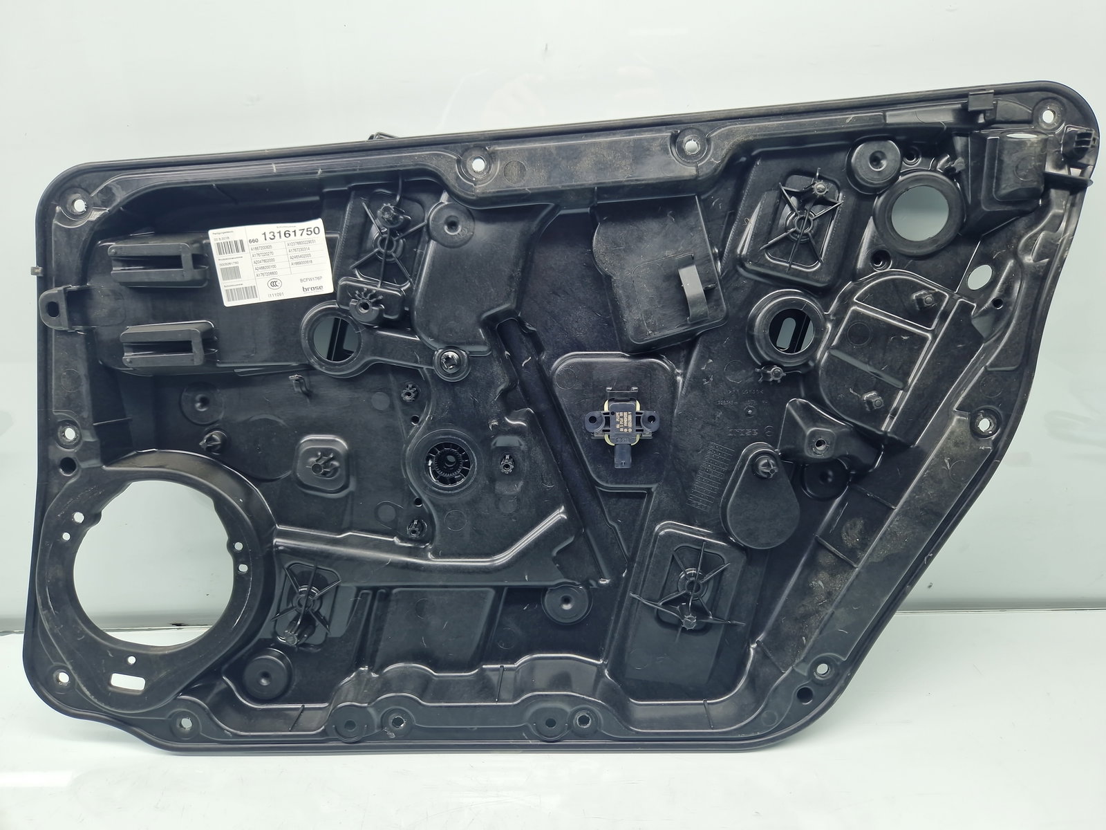 Macara electrica geam dreapta fata Mercedes Clasa A (W176) [Fabr 2012-2018] A1667200635 - imagine 3