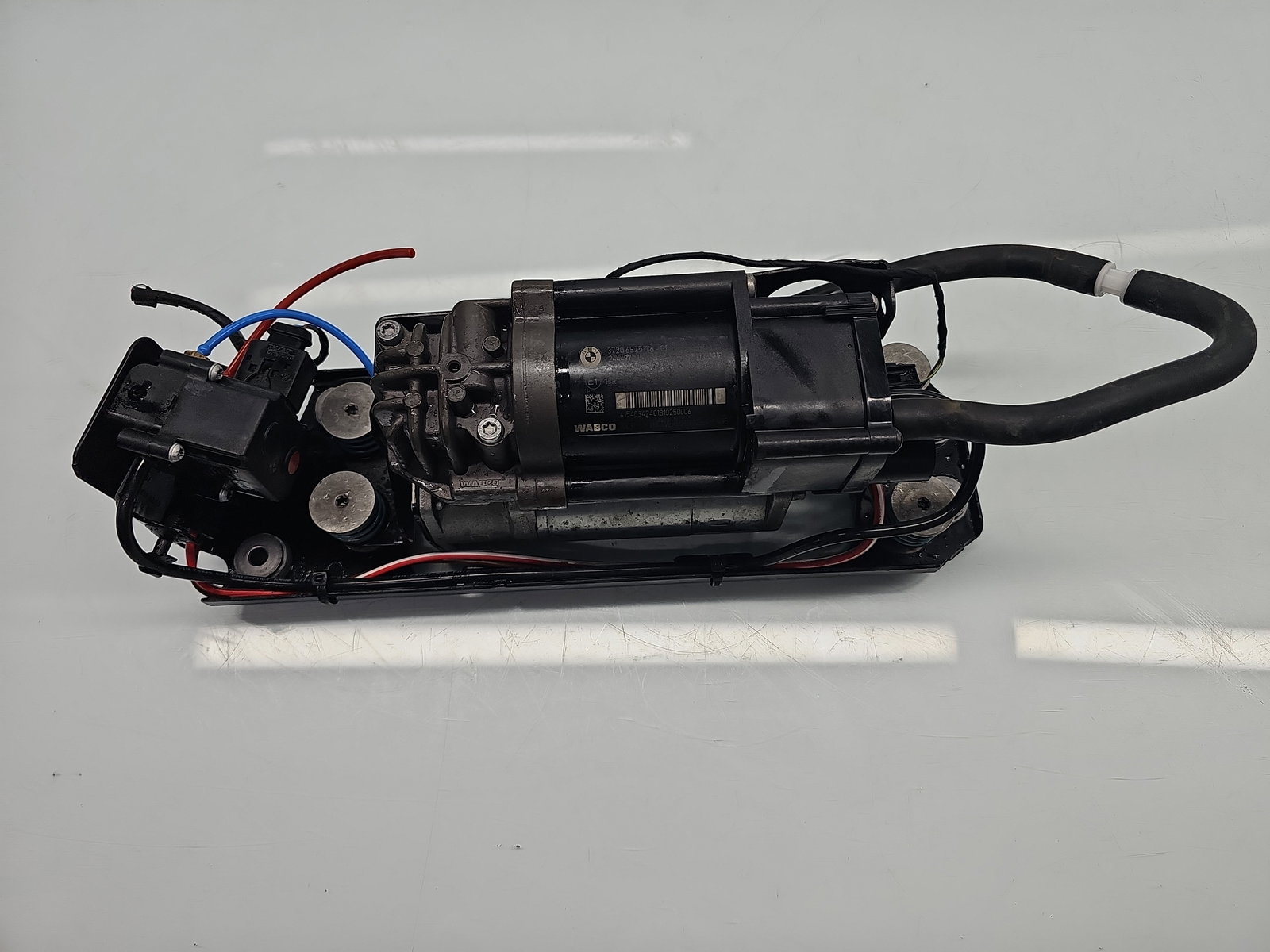 Compresor suspensie aer Bmw 5 GT (F07) [Fabr 2011-2016] 2.0 N47D20 135KW / 184CP - imagine 1