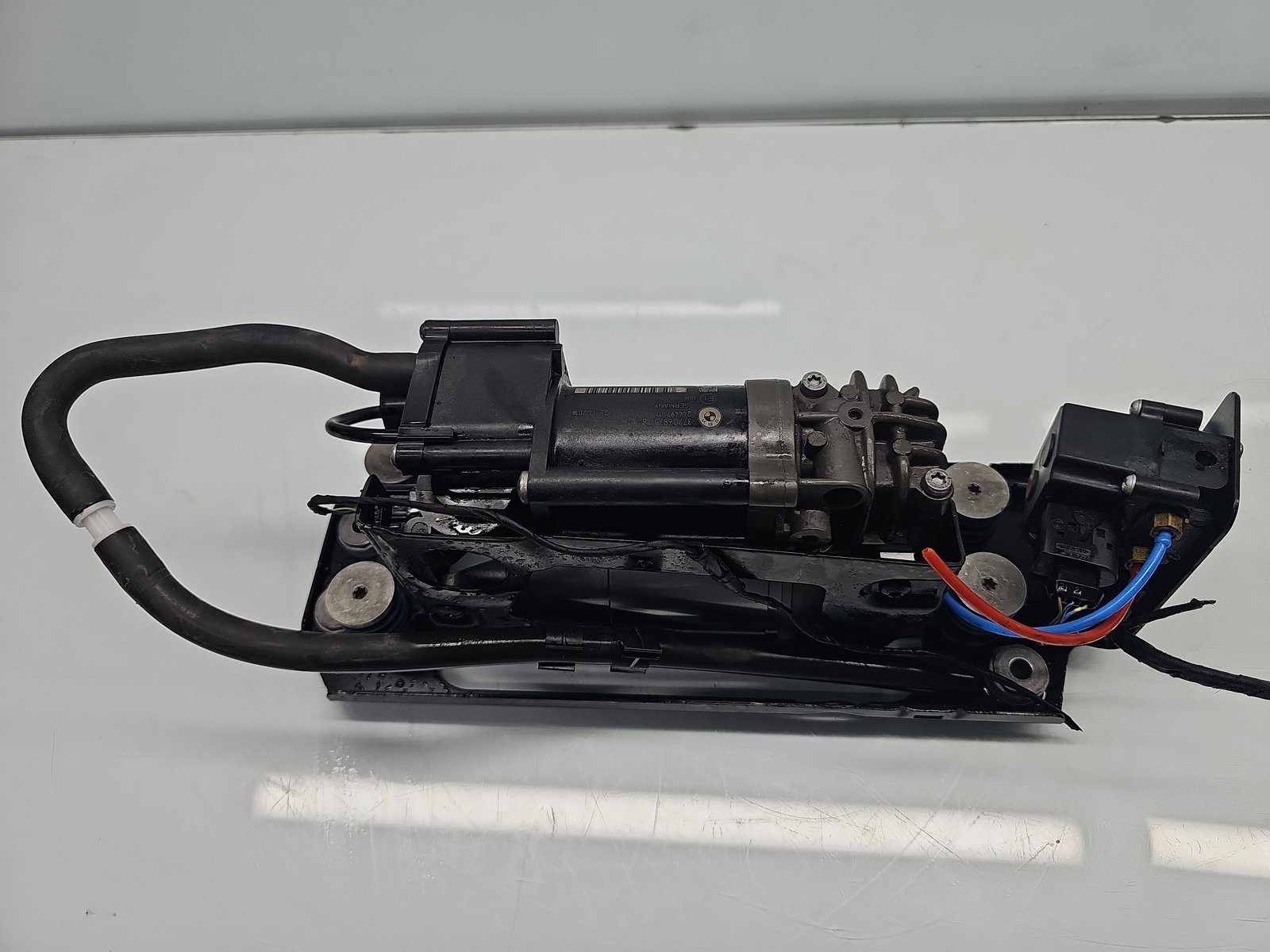 Compresor suspensie aer Bmw 5 GT (F07) [Fabr 2011-2016] 2.0 N47D20 135KW / 184CP - imagine 2