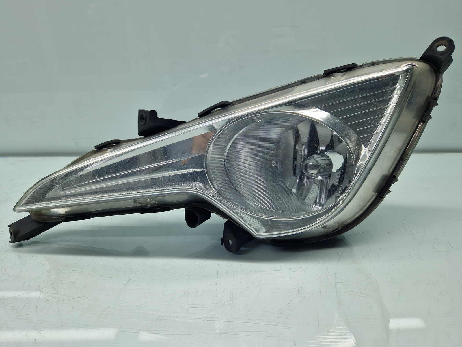 Proiector ceata stanga Hyundai i40 Wagon [Fabr 2012-2019] 92201-3Z010 - imagine 1