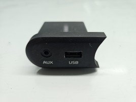 Conector auxiliar USB KIA Ceed (JD) [Fabr 2012-2018] 96120-A2100
