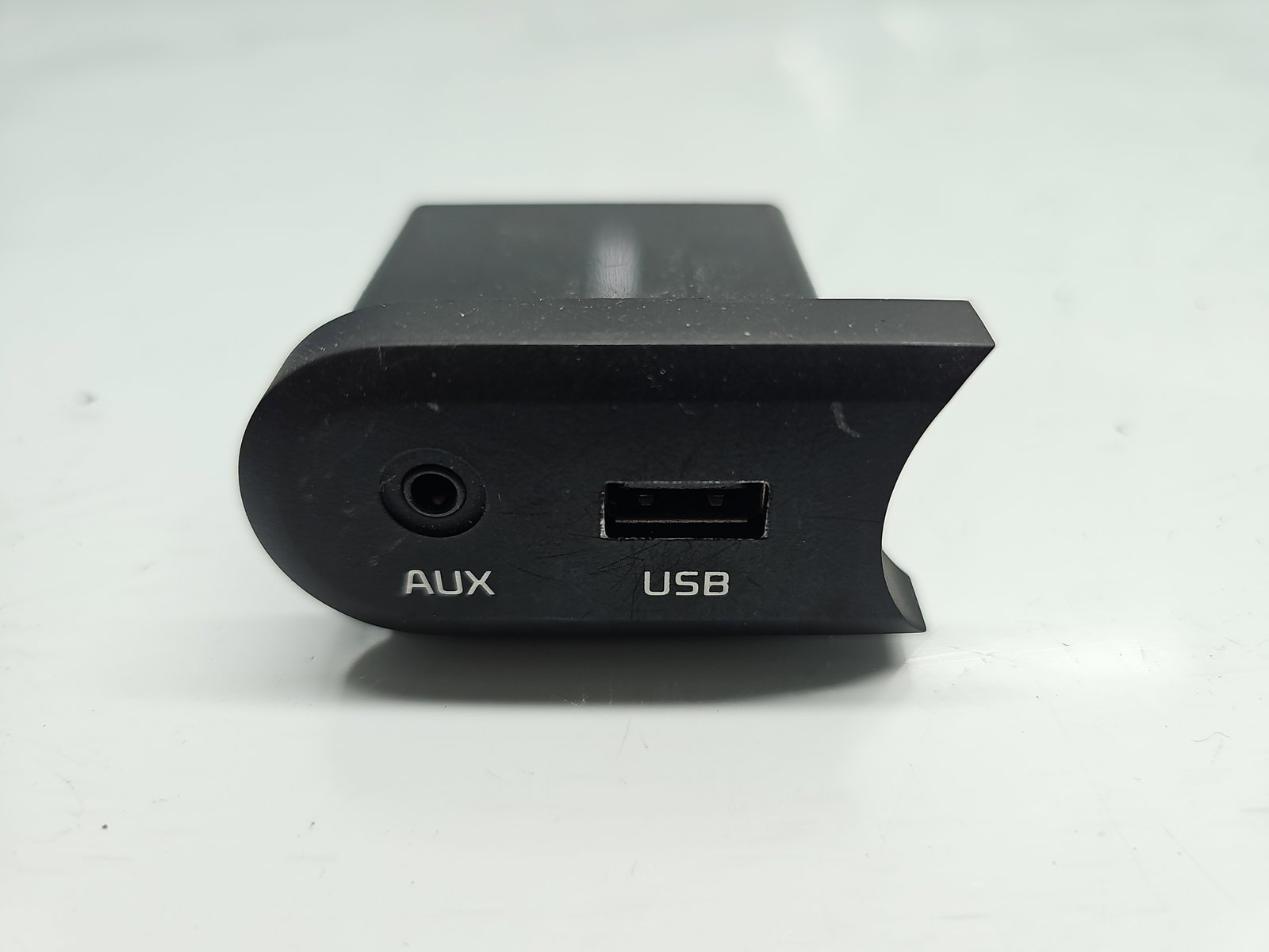 Conector auxiliar USB KIA Ceed (JD) [Fabr 2012-2018] 96120-A2100 - imagine 1