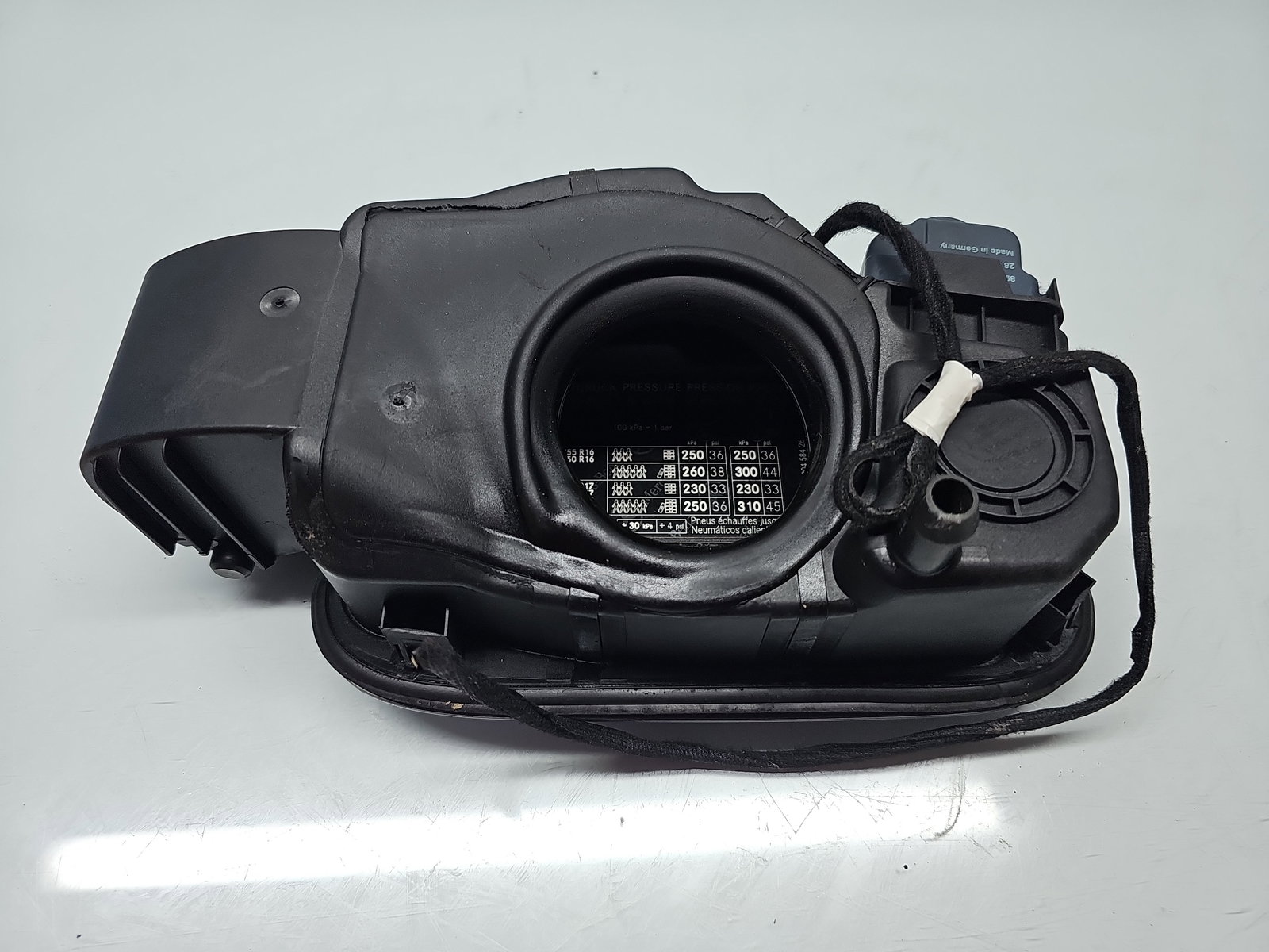 Capac rezervor Mercedes Clasa C (W204) [Fabr 2007-2014] Berlina Facelift, AMG 988U ARGINTIU DIAMANT - imagine 4