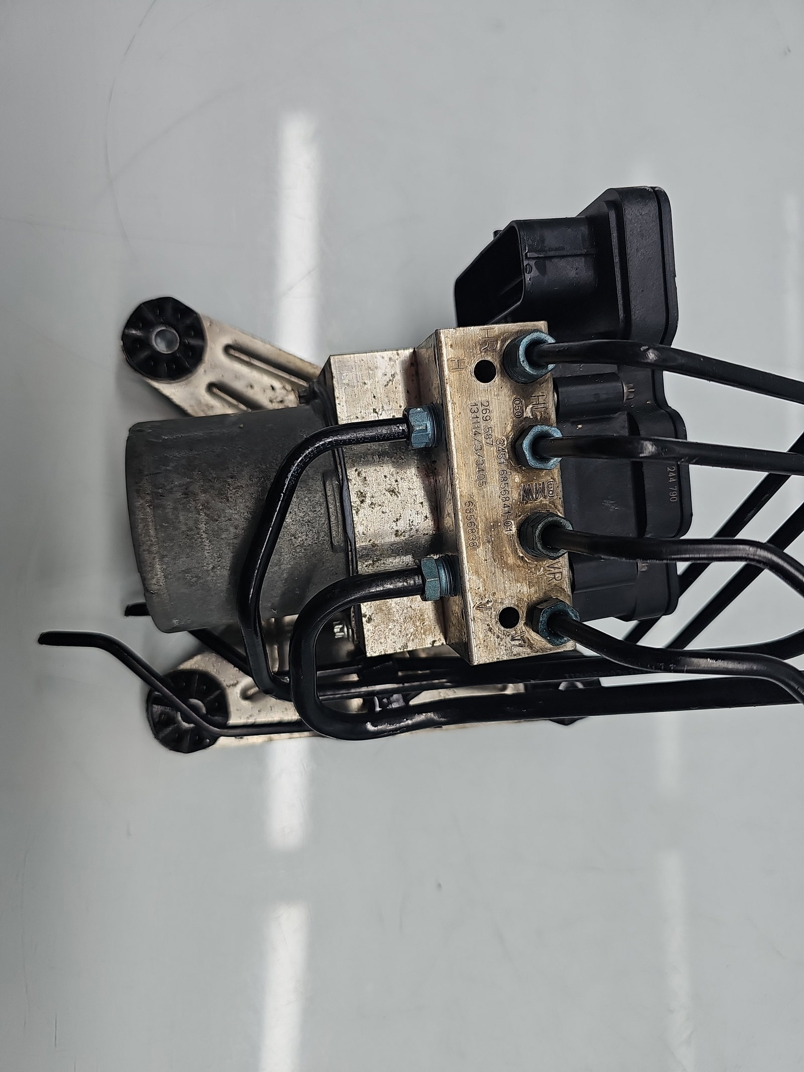 Pompa ABS Bmw 5 GT (F07) [Fabr 2011-2016] 6869404 2.0 N47D20 135KW / 184CP - imagine 1