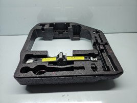 Set cric si cheie AUDI A4 (8K2, B8.5) [Fabr 2008-2015] 8TO012109A