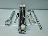 Set cric si cheie Mercedes Clasa C (W204) [Fabr 2007-2014] A2115830415