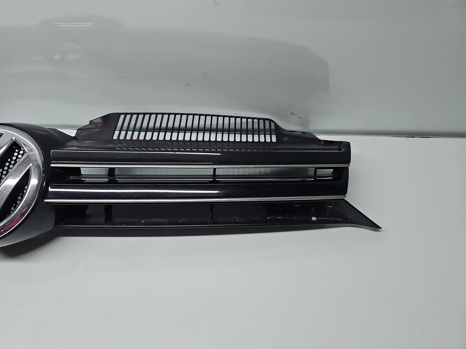 Grila bara fata Volkswagen Golf 6 (5K1) [Fabr 2009-2013] Hatchback 5K0853653 - imagine 3