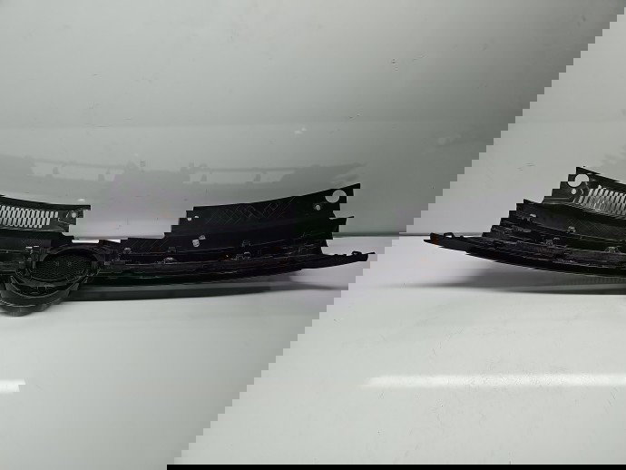 Grila bara fata Volkswagen Golf 6 (5K1) [Fabr 2009-2013] Hatchback 5K0853653