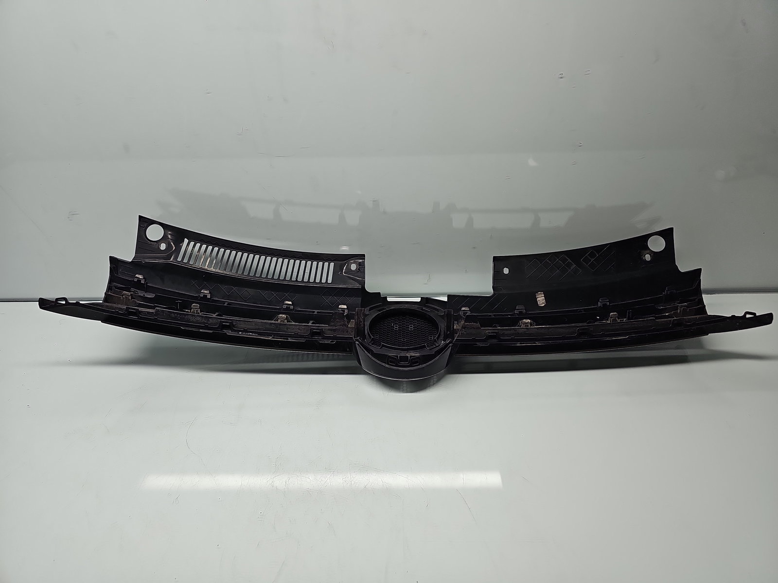 Grila bara fata Volkswagen Golf 6 (5K1) [Fabr 2009-2013] Hatchback 5K0853653 - imagine 4