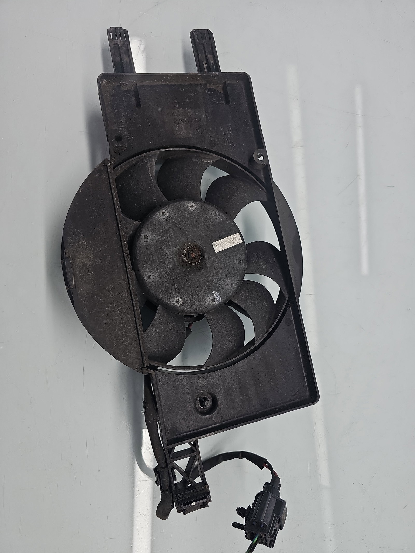 Electroventilator Ford Focus 3 [Fabr 2010-2018] BV61-8C607-SC 1.0 Benz M1DA 92KW / 125CP - imagine 2