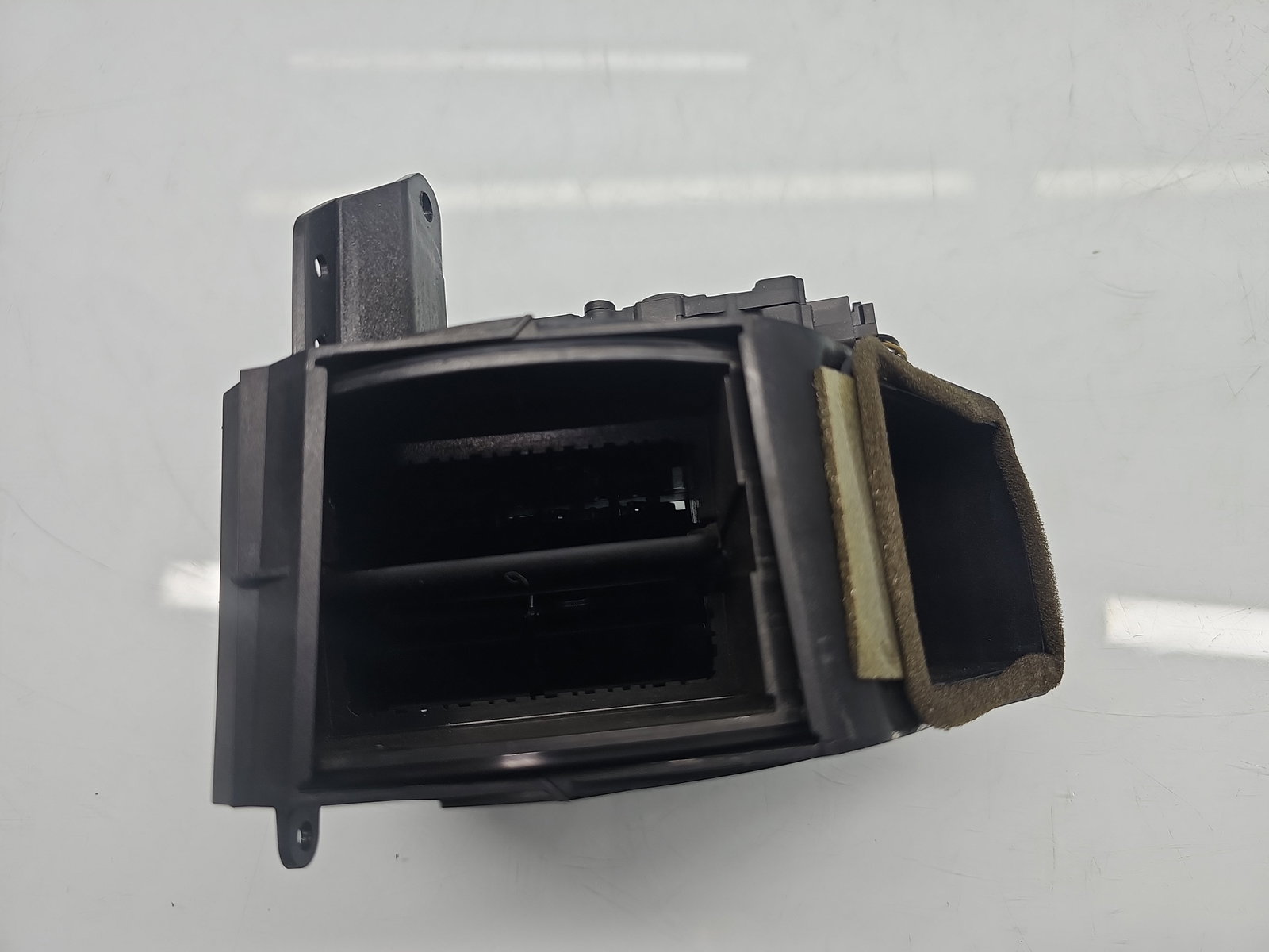 Grila aerisire centrala stanga Jaguar XF (X250) [Fabr 2008-2015] Facelift CX23-19K617-AA - imagine 4