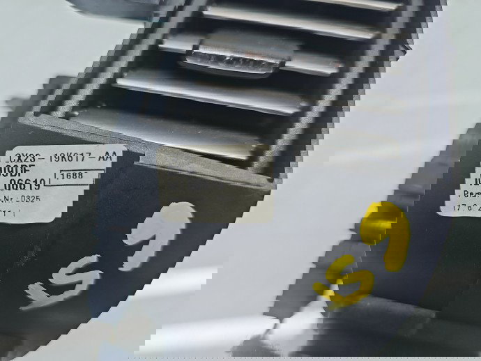 Grila aerisire centrala stanga Jaguar XF (X250) [Fabr 2008-2015] Facelift CX23-19K617-AA