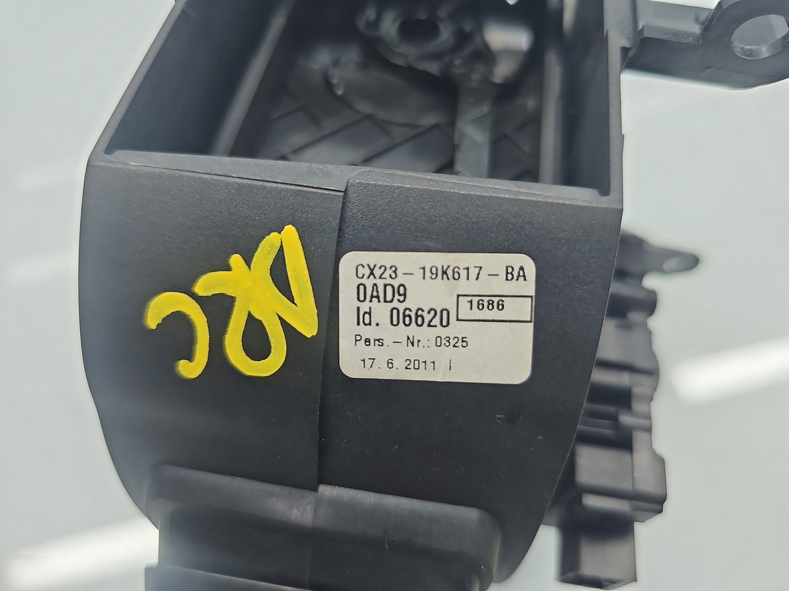 Grila aerisire centrala dreapta Jaguar XF (X250) [Fabr 2008-2015] Facelift CX23-19K617-BA - imagine 5