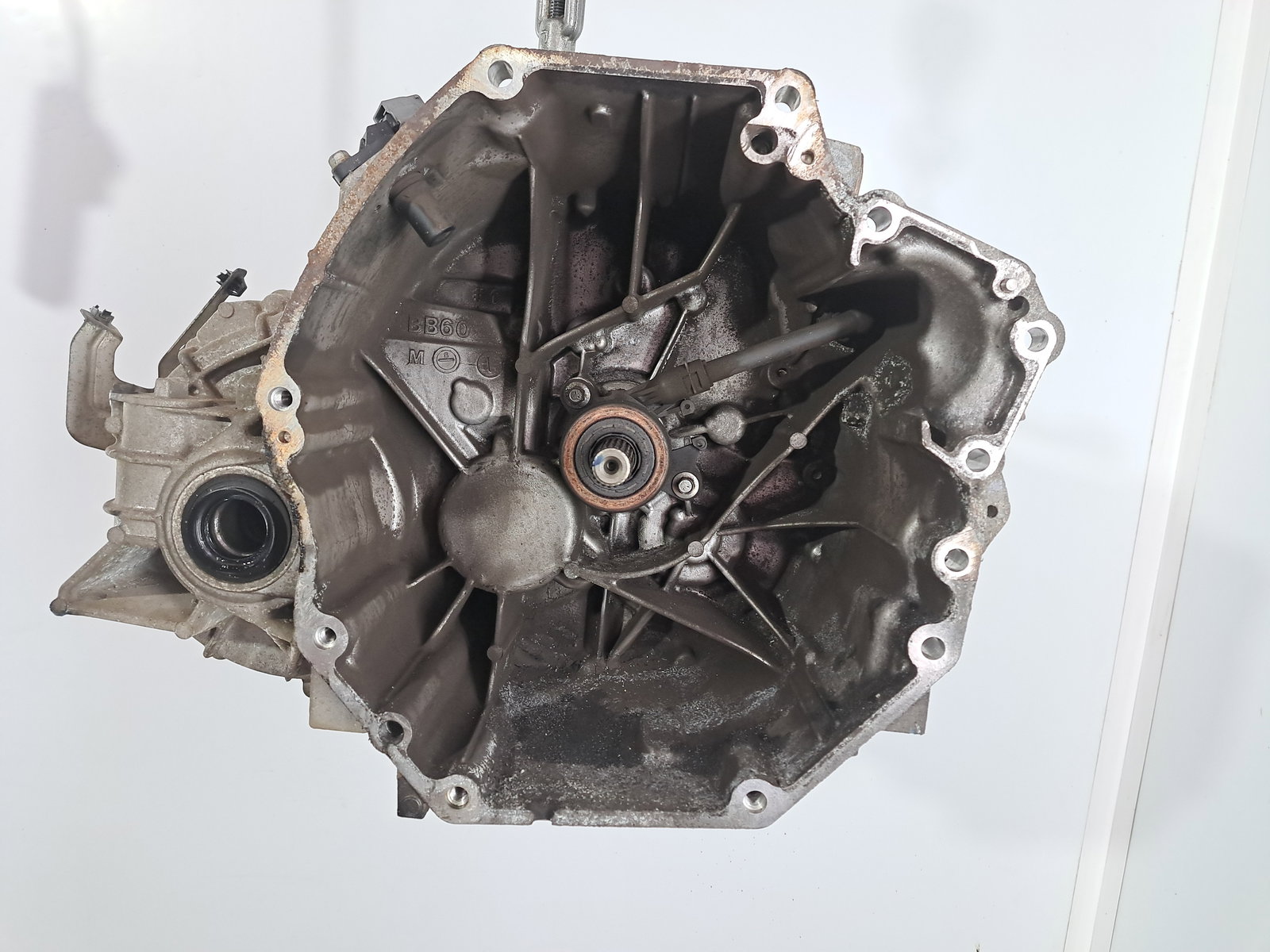 Cutie viteze manuala 6 trepte Nissan X-Trail (T32) [Fabr 2013-prezent] 1.6 DCi R9M413 4BR1D 96KW / 130CP - imagine 1