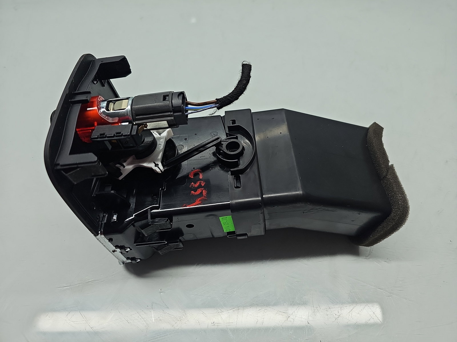 Grila aerisire spate AUDI A3 (8VS) [Fabr 2013-prezent] 8V0819203 - imagine 4