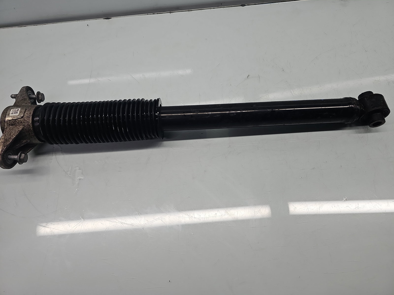 Amortizor dreapta spate TESLA Model 3 [Fabr 2020-2025] Single Motor 208KW / 283CP - imagine 4