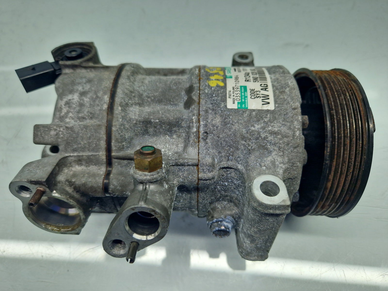 Compresor clima Volkswagen Golf 6 (5K1) [Fabr 2009-2013] 5N0820803 2.0 TDI CBAB 103KW / 140CP - imagine 1