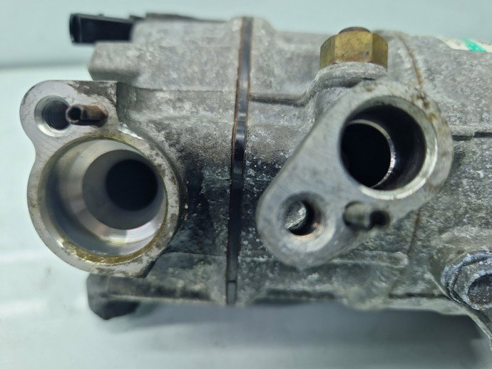 Compresor clima Volkswagen Golf 6 (5K1) [Fabr 2009-2013] 5N0820803 2.0 TDI CBAB 103KW / 140CP