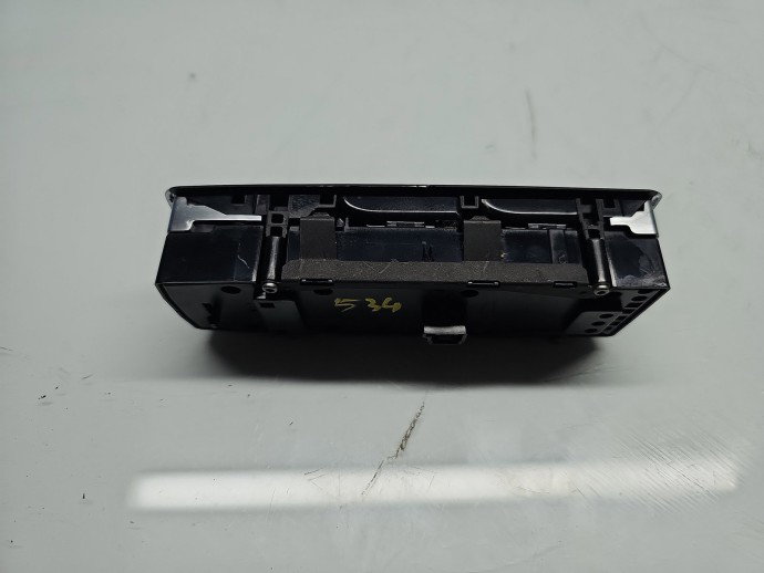 Butoane comanda geamuri sofer Mercedes Clasa B (W246) [Fabr 2011-2018] A1669054300