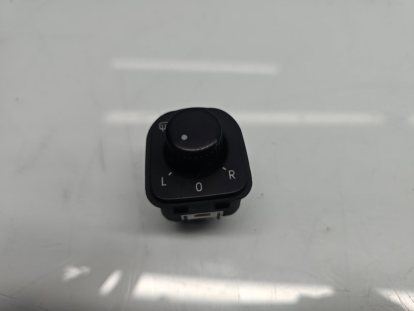 Buton reglaj oglinzi Volkswagen Passat B7 (362) [Fabr 2010-2014] 1K0959565L - imagine 1