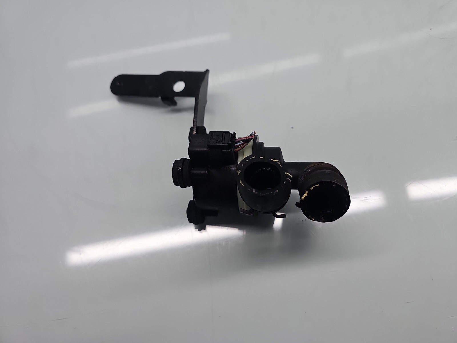 Pompa recirculare apa Volkswagen Tiguan (5N) [Fabr 2007-2016] 5N0965561A 2.0 TDI CFGB 125KW / 170CP - imagine 4