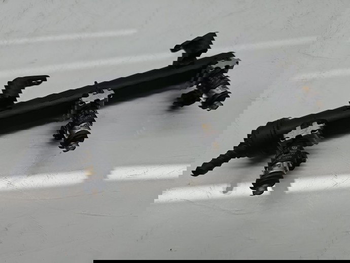 Rampa injectoare Volkswagen UP [Fabr 2011-2019] 04C133313 1.0 Benz CHYB 55KW / 75CP