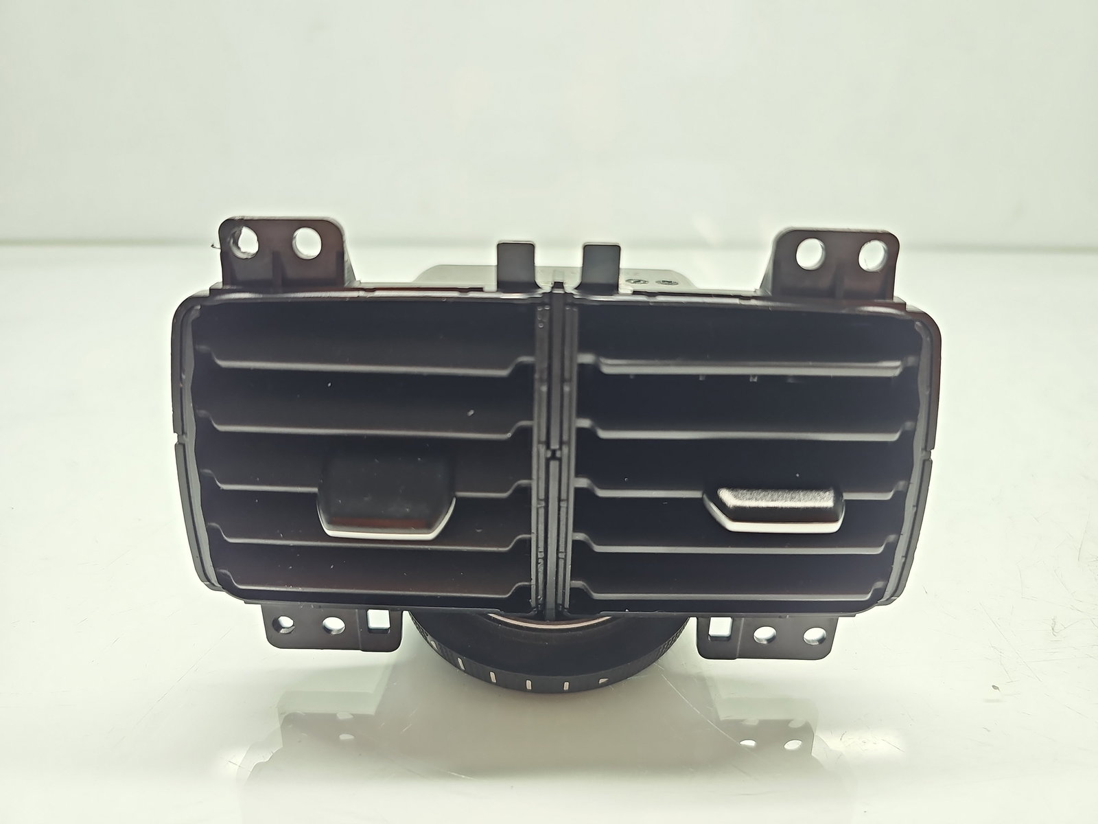 Grila aerisire spate Volkswagen Golf 7 (5G) [Fabr 2014-prezent] 5G0819203 - imagine 1