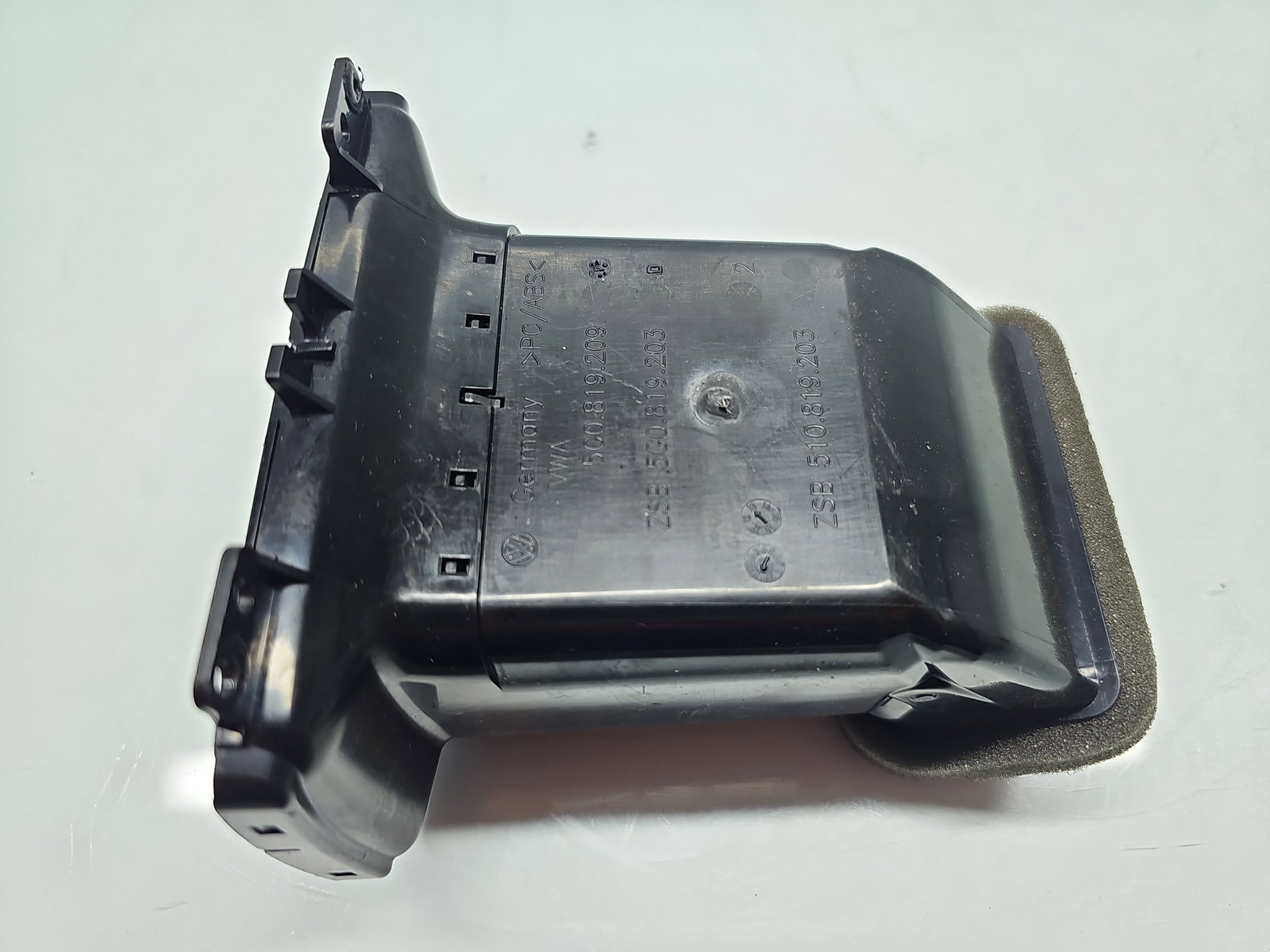 Grila aerisire spate Volkswagen Golf 7 (5G) [Fabr 2014-prezent] 5G0819203 - imagine 2