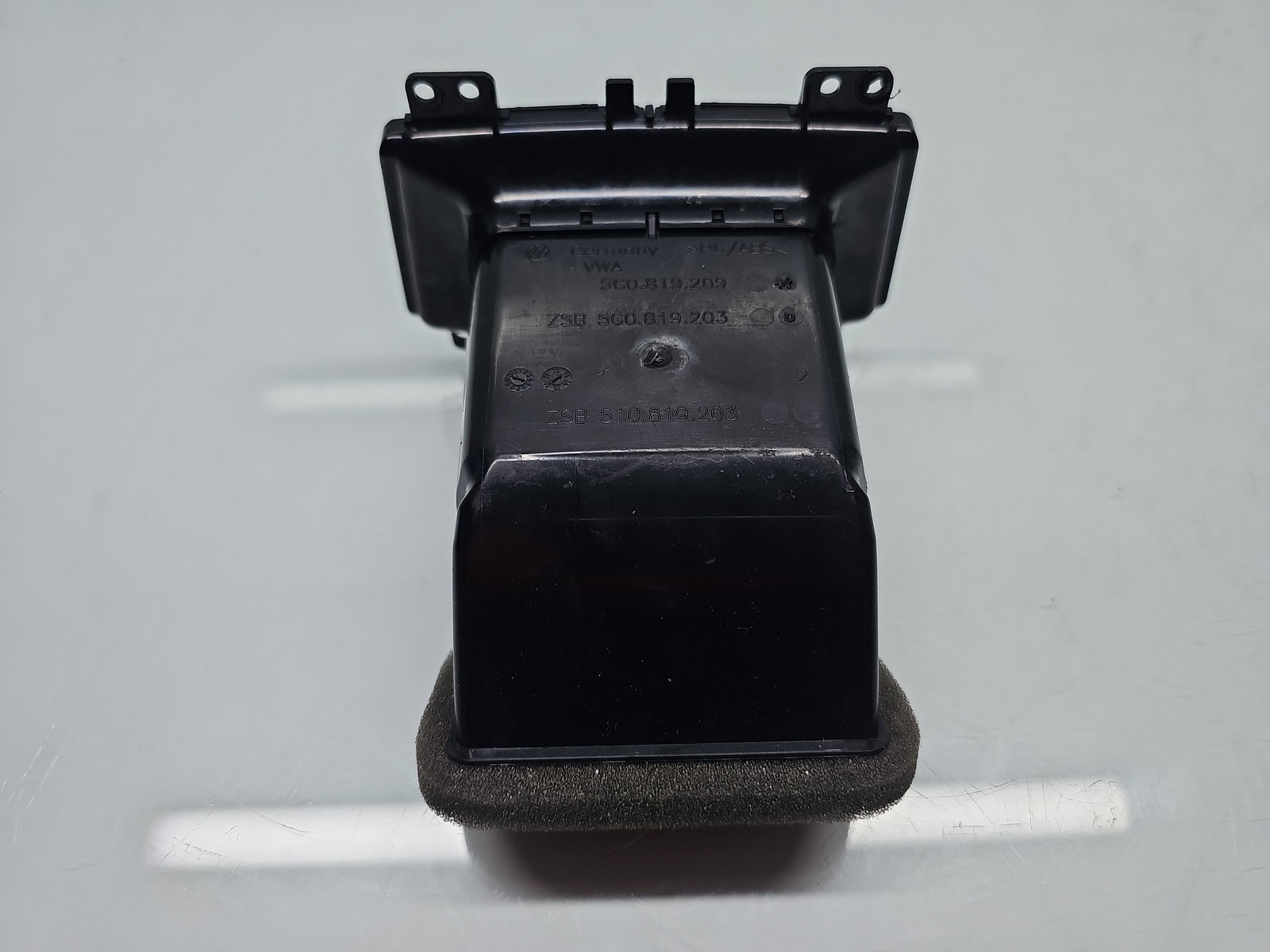 Grila aerisire spate Volkswagen Golf 7 (5G) [Fabr 2014-prezent] 5G0819203 - imagine 3