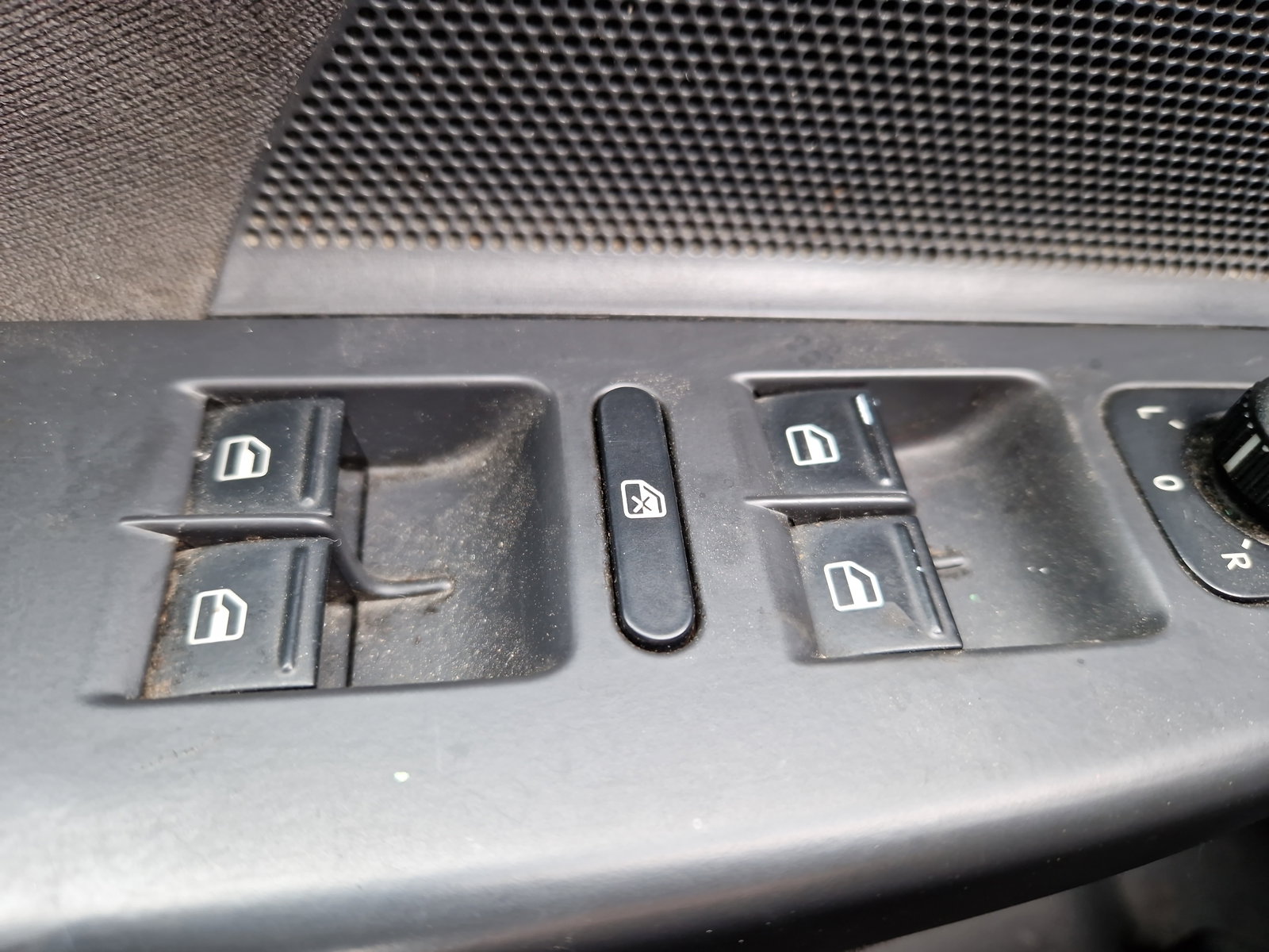 Butoane comanda geamuri sofer Volkswagen Jetta 3 (1K2) [Fabr 2005-2010] OEM - imagine 1