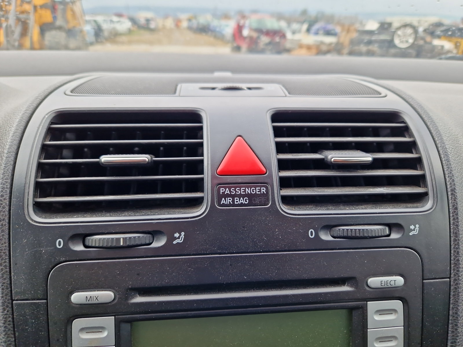 Grila aerisire centrala Volkswagen Jetta 3 (1K2) [Fabr 2005-2010] OEM - imagine 1