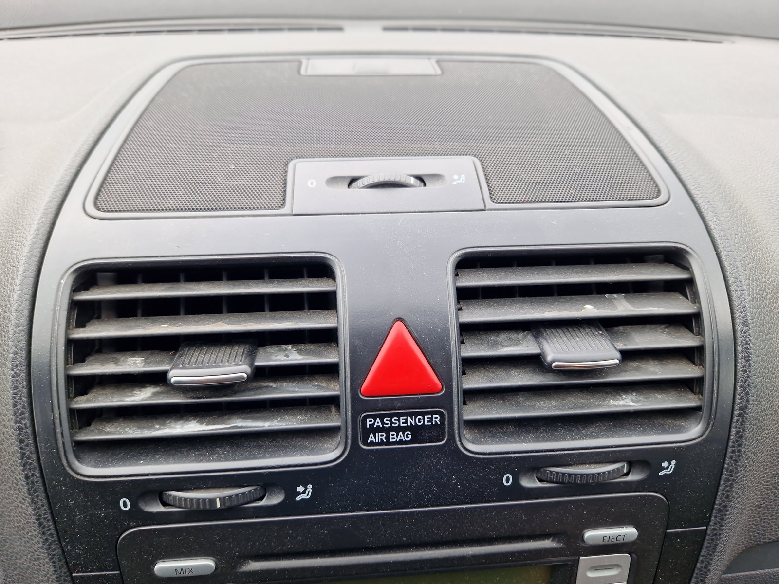 Grila aerisire centrala Volkswagen Jetta 3 (1K2) [Fabr 2005-2010] OEM - imagine 2