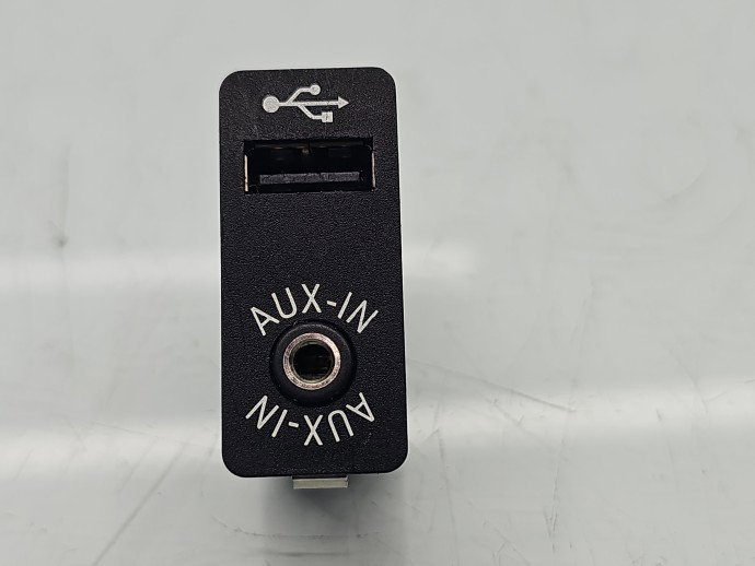 Conector auxiliar USB Bmw 5 GT (F07) [Fabr 2011-2016] 9237653