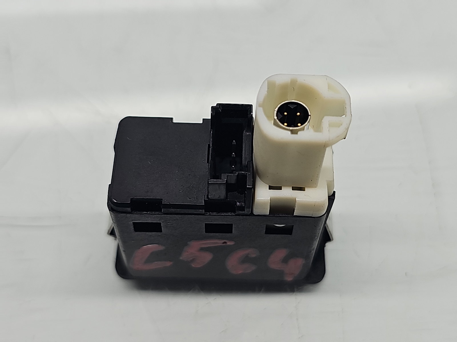 Conector auxiliar USB Bmw 5 GT (F07) [Fabr 2011-2016] 9237653 - imagine 3