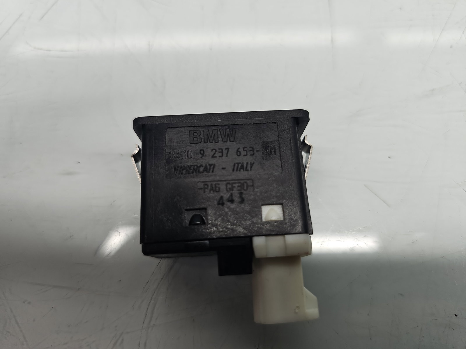 Conector auxiliar USB Bmw 5 GT (F07) [Fabr 2011-2016] 9237653 - imagine 4