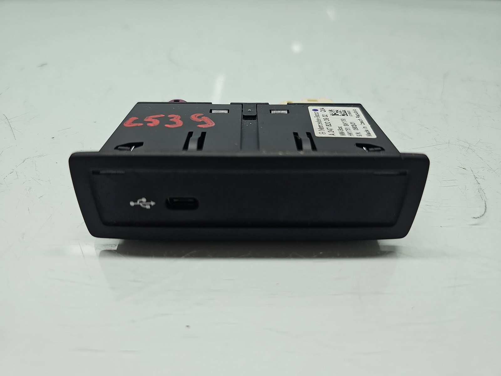 Conector auxiliar USB Mercedes Clasa A (W177) [Fabr 2019-2024] A2478203902