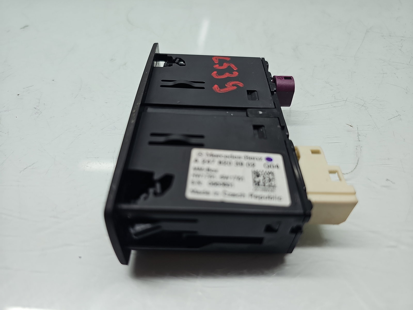 Conector auxiliar USB Mercedes Clasa A (W177) [Fabr 2019-2024] A2478203902 - imagine 2