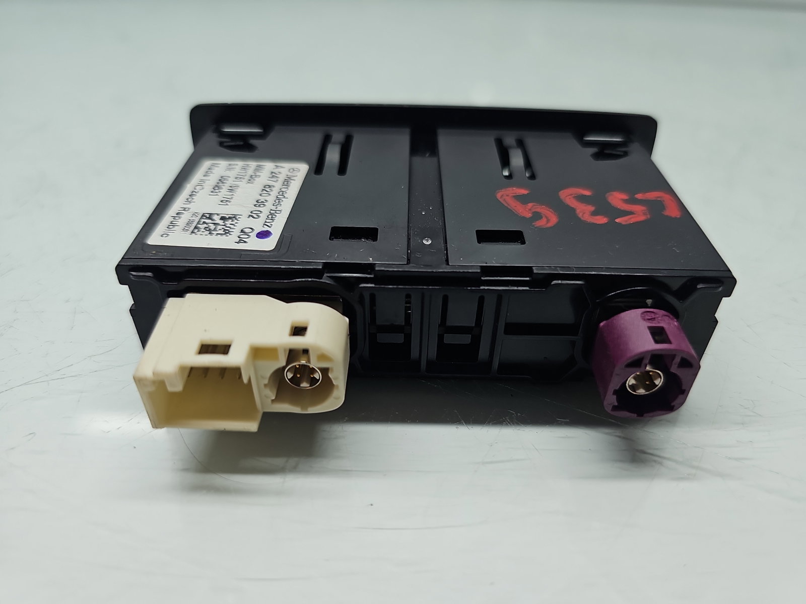 Conector auxiliar USB Mercedes Clasa A (W177) [Fabr 2019-2024] A2478203902 - imagine 3