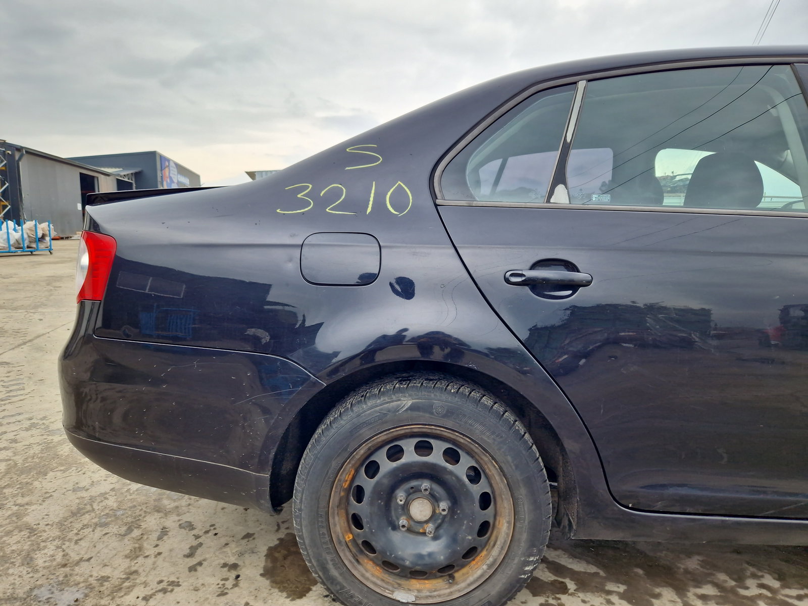 Aripa dreapta spate Volkswagen Jetta 3 (1K2) [Fabr 2005-2010] Berlina LC9X - imagine 1