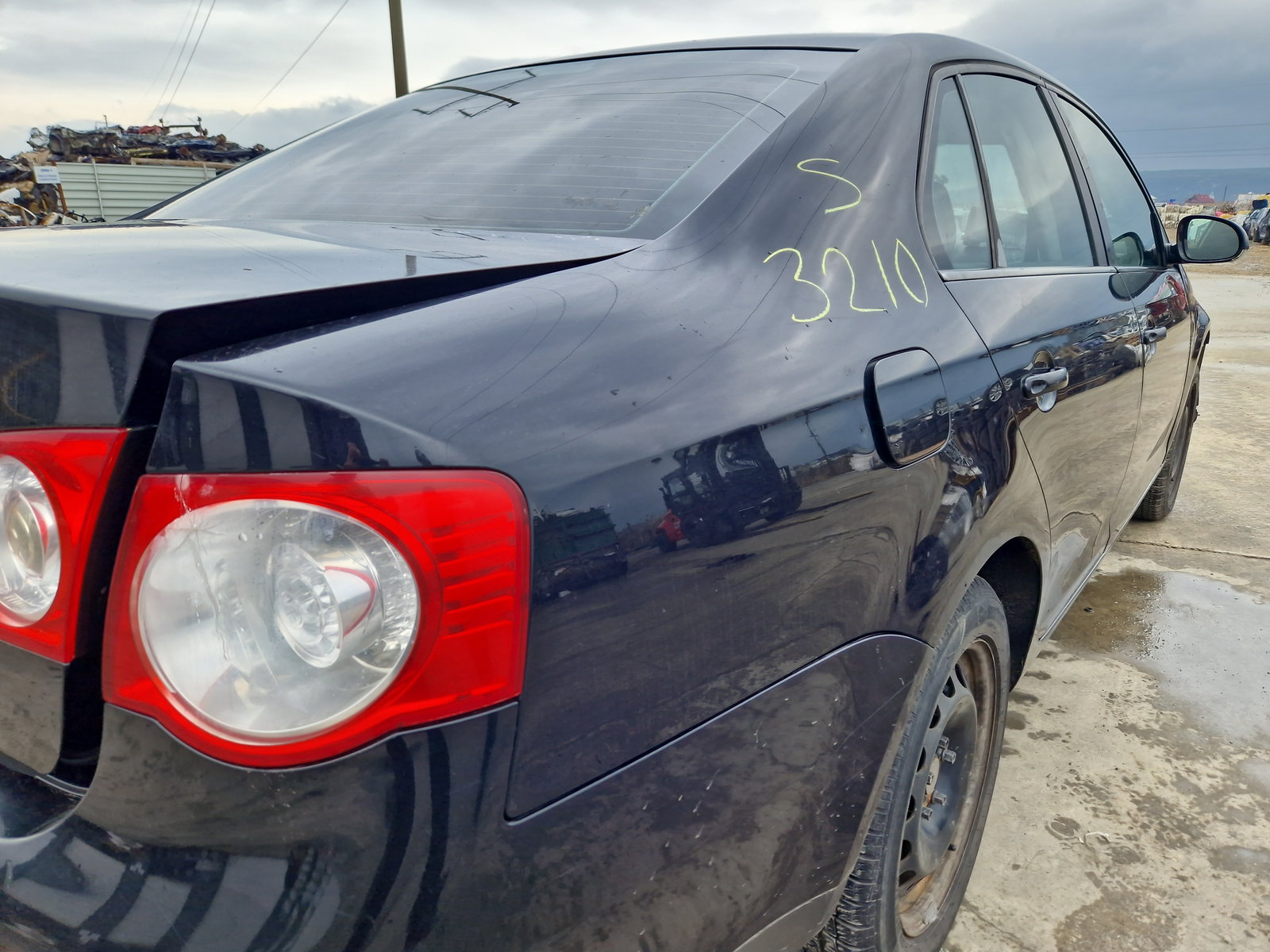 Aripa dreapta spate Volkswagen Jetta 3 (1K2) [Fabr 2005-2010] Berlina LC9X - imagine 2