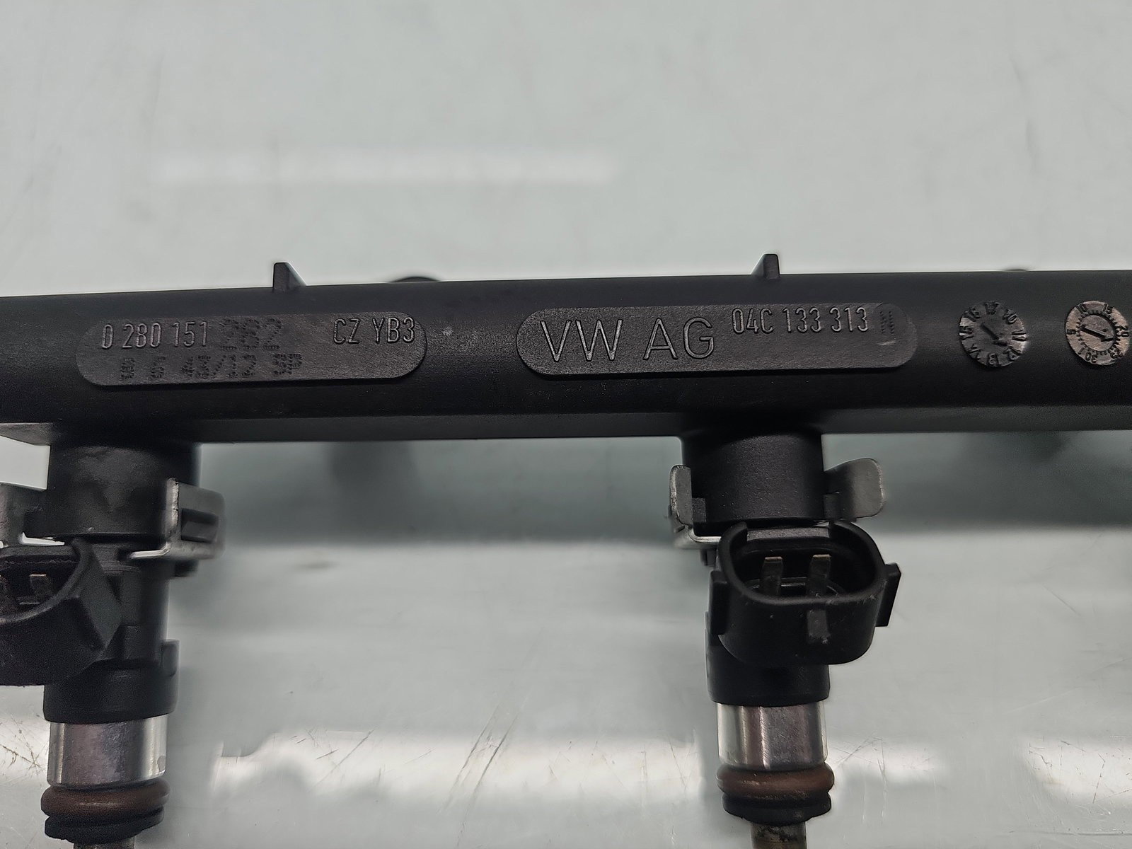 Rampa injectoare Skoda Fabia 3 (NJ3) [Fabr 2014-prezent] 04C133313 1.0 Benz CHYB 55KW / 75CP - imagine 2