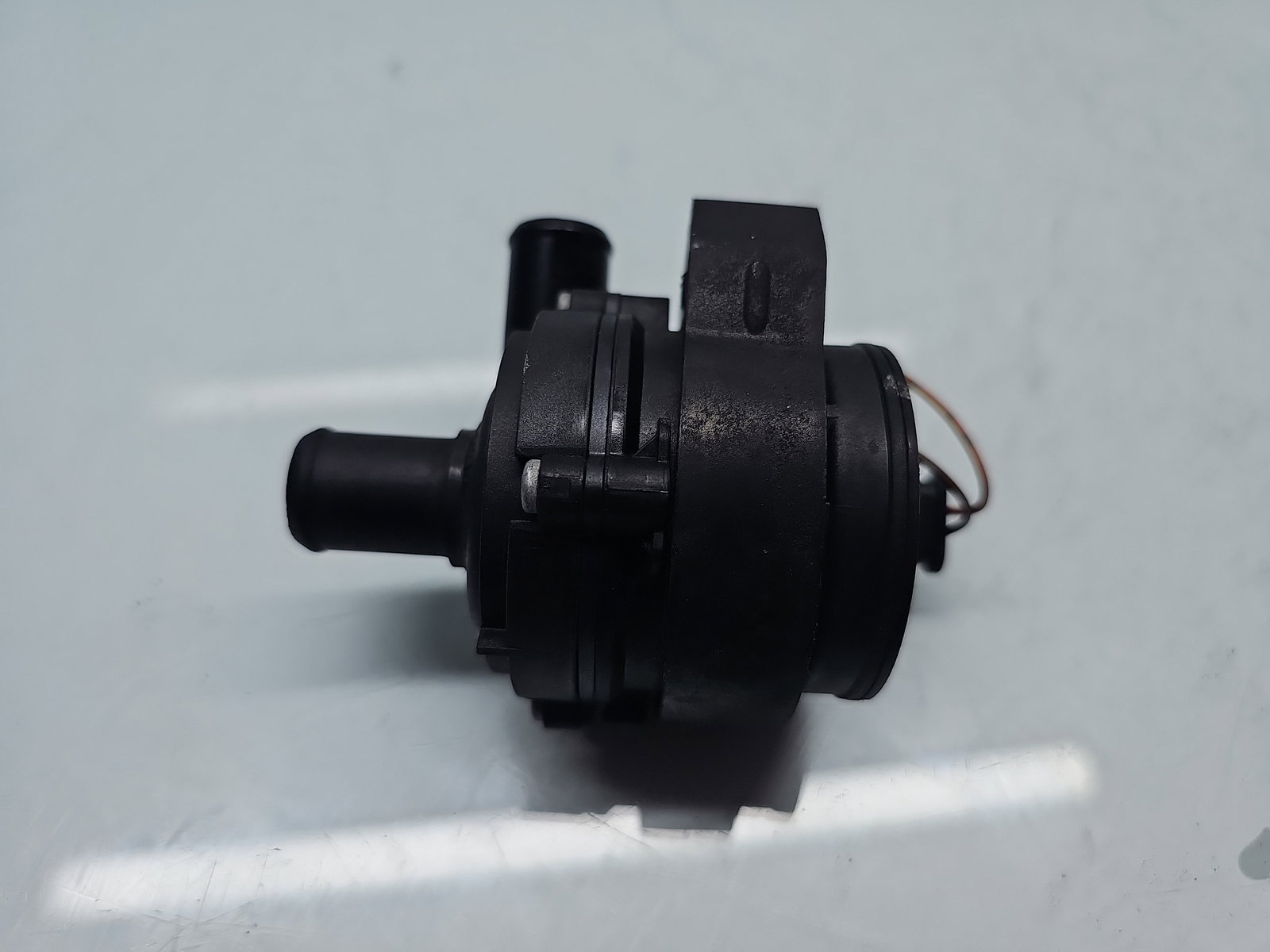 Pompa recirculare apa Mercedes Clasa A (W176) [Fabr 2012-2018] A2118350364 1.5 CDI 607951 80KW / 109CP - imagine 2