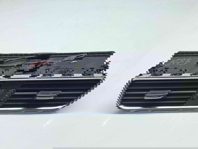  Grila aerisire centrala Audi A5 (8T3) [Fabr 2007-2015] 8T2820951A