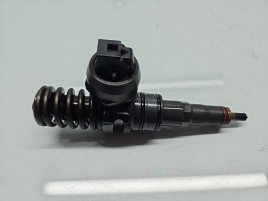 Injector Volkswagen Golf 5 (1K1) [Fabr 2004-2008]  2.0 TDI BMM 103KW / 140CP