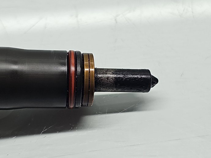 Injector Volkswagen Golf 5 (1K1) [Fabr 2004-2008]  2.0 TDI BMM 103KW / 140CP
